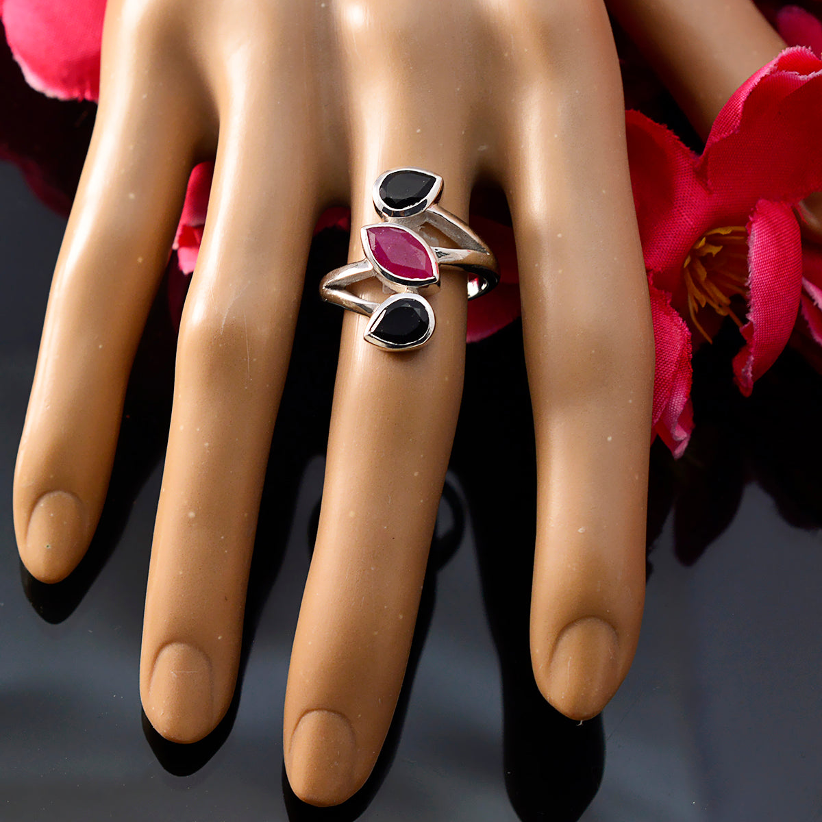 Priya Signet multicolor Trilogy Ring