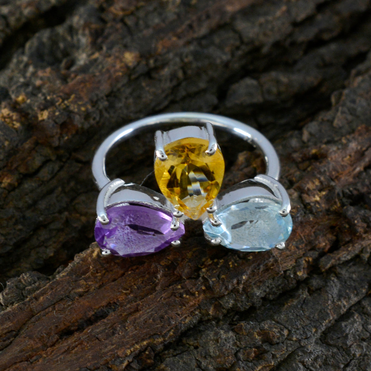 Cecilia Graceful multicolor Trilogy Ring