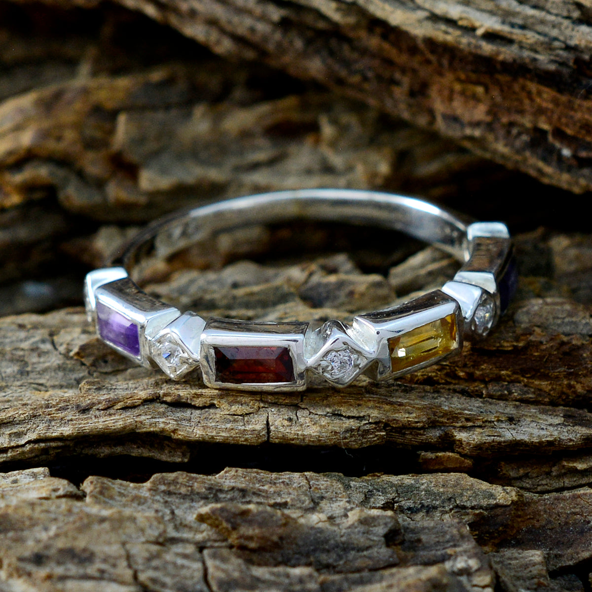 Yuna Trendy multicolor quarter Band