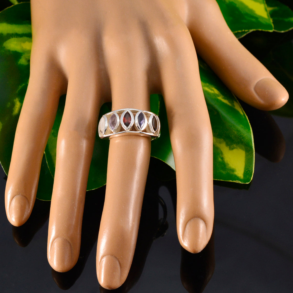 lara Sophisticated multicolor Penta Ring