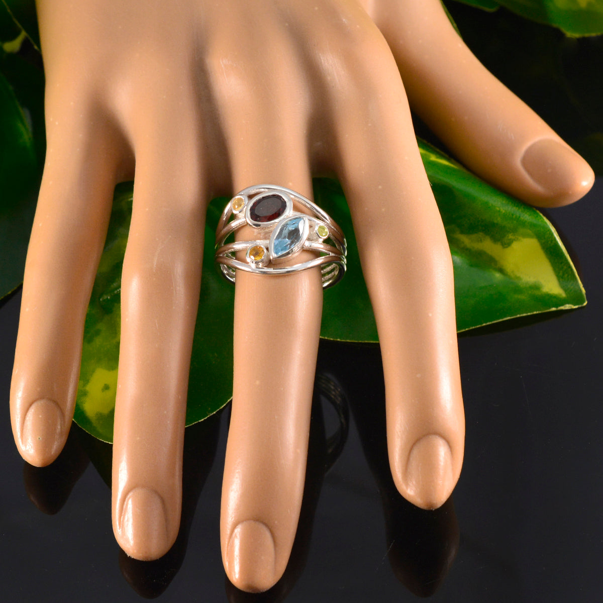 Isadora Modern multicolor Penta Ring