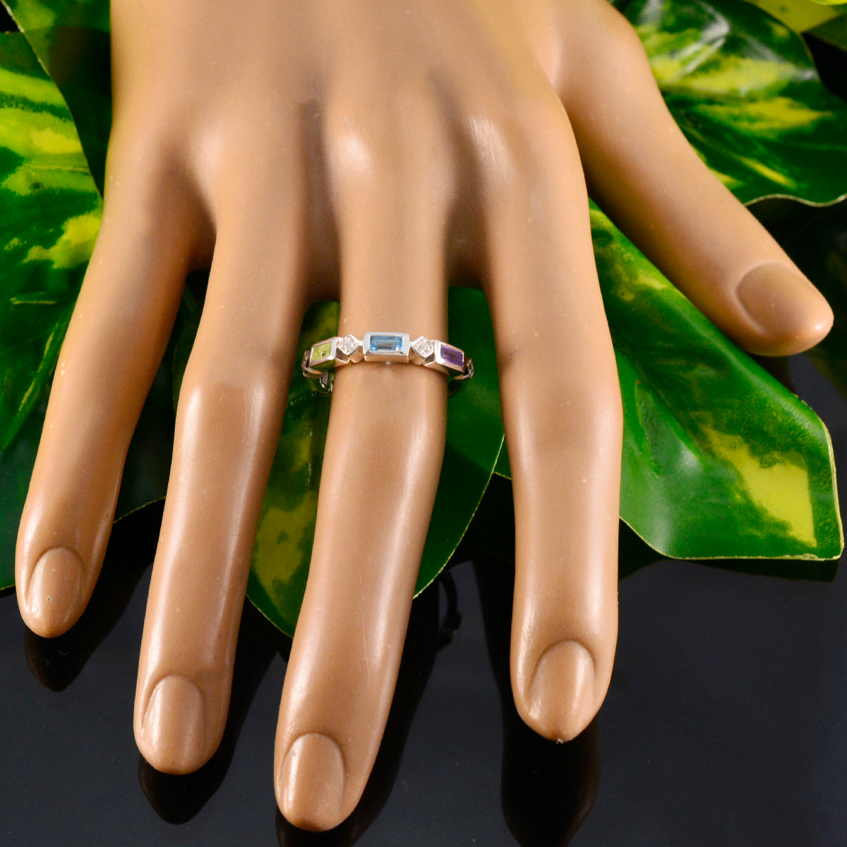 Xiu Trendy multicolor quarter Band