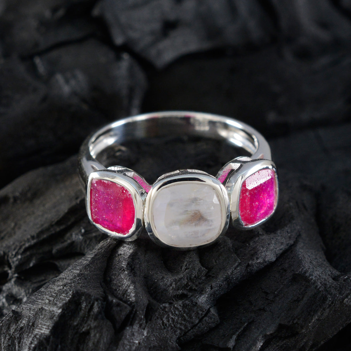 Putri Contemporary multicolor Trilogy Ring