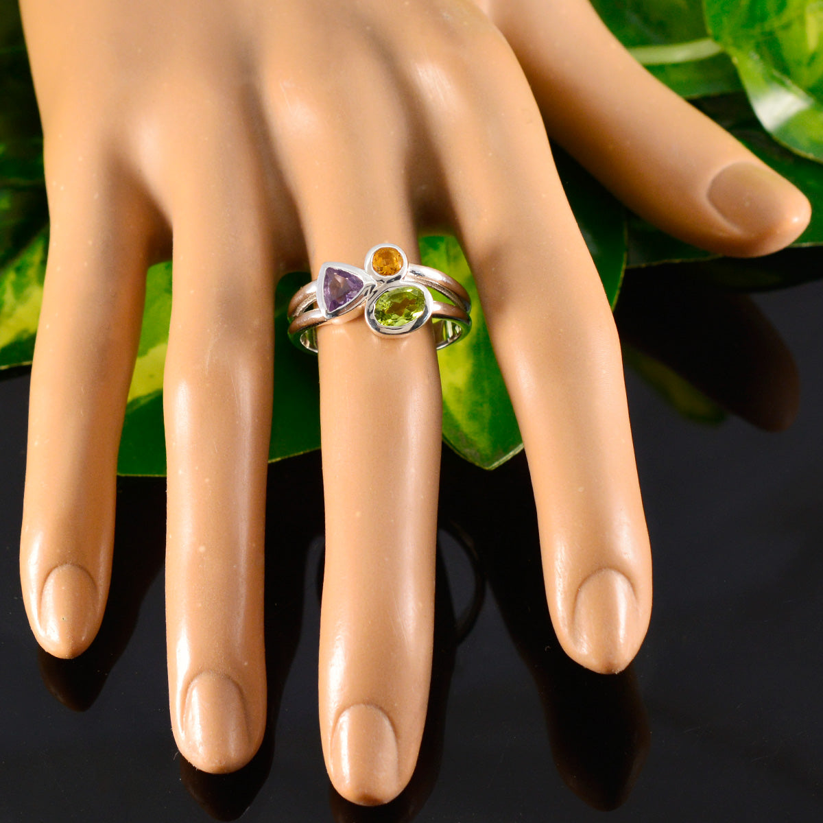Julieta Contemporary multicolor Trilogy Ring
