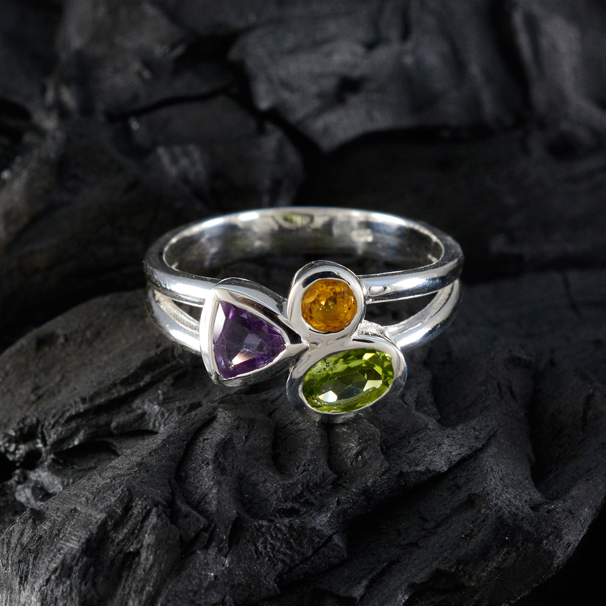 Julieta Contemporary multicolor Trilogy Ring