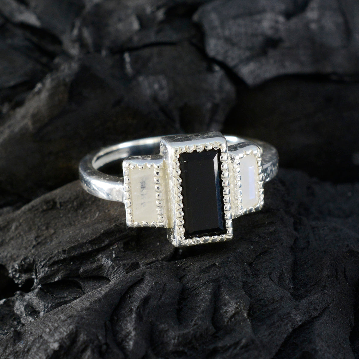 Claire Feminine multicolor Trilogy Ring