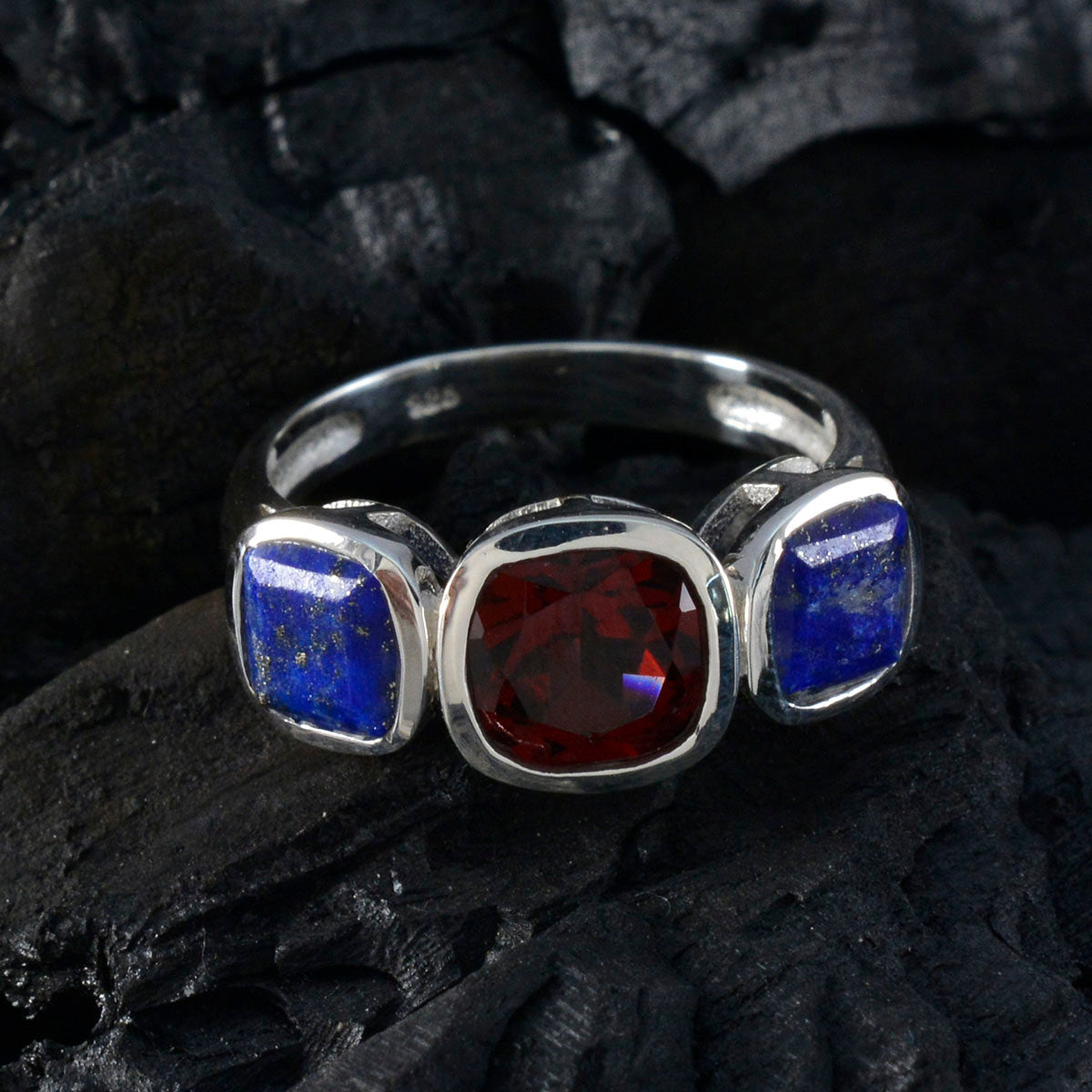 Isabel Artisan multicolor Trilogy Ring