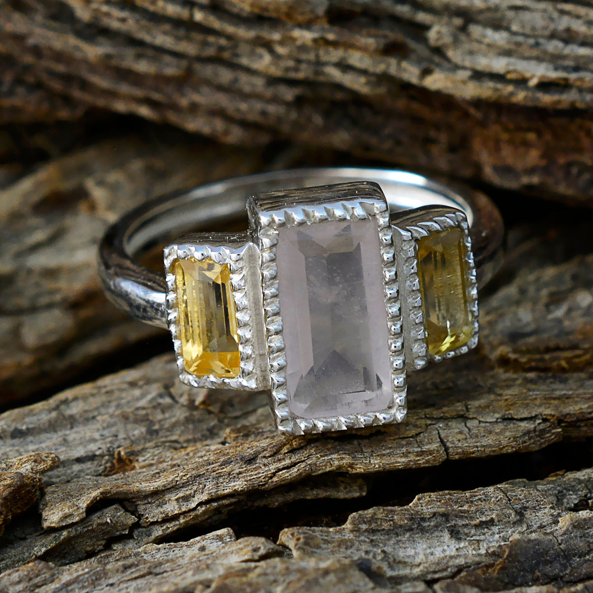 lara Luxurious multicolor Trilogy Ring