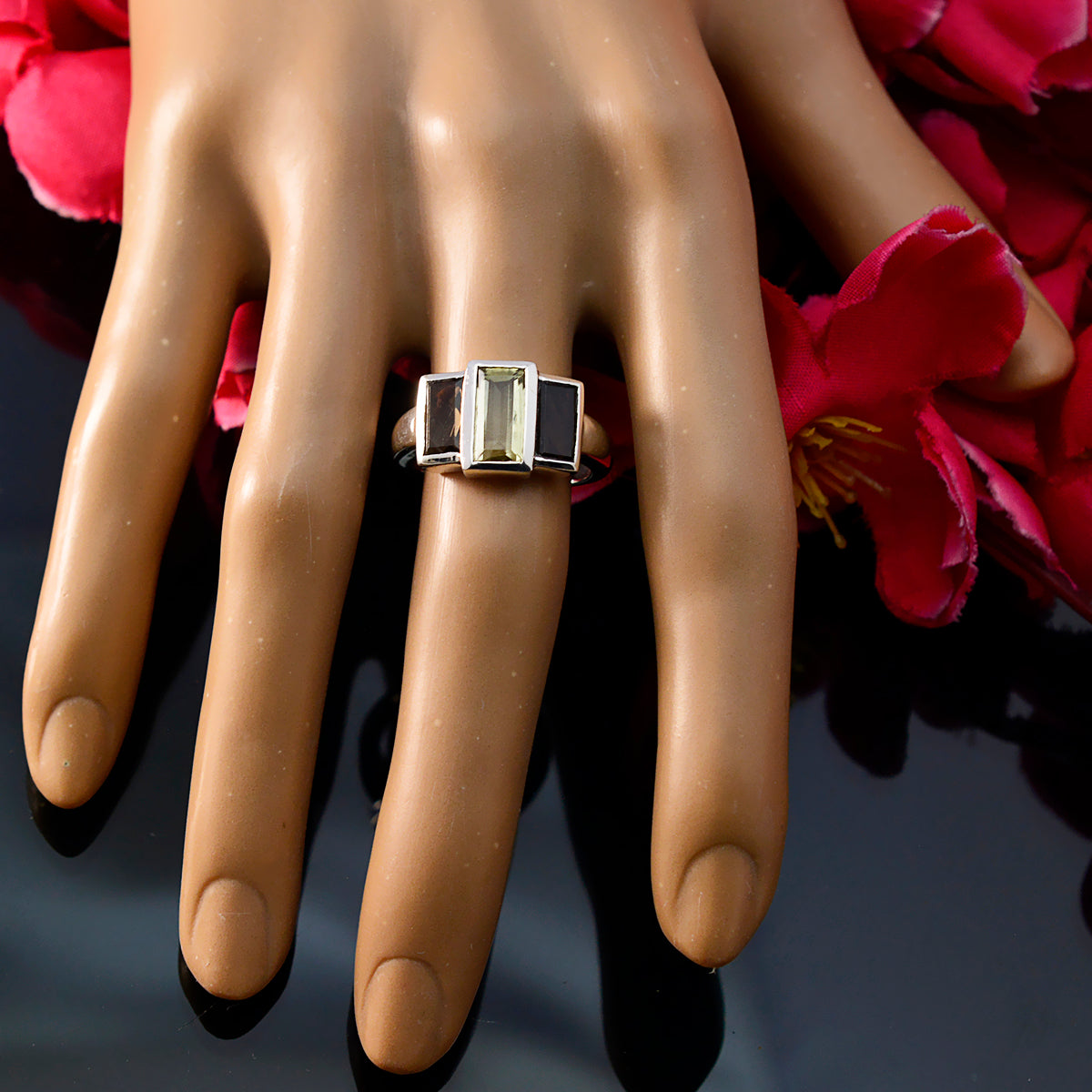 Emilia Sophisticated multicolor Trilogy Ring