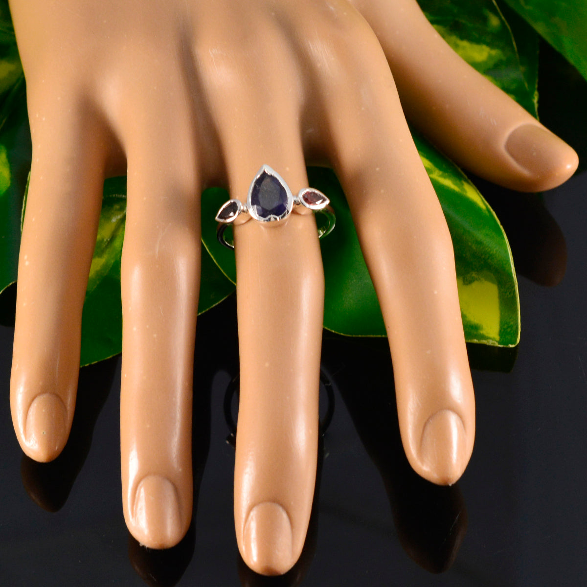 Seo-yeon Abstract multicolor Trilogy Ring