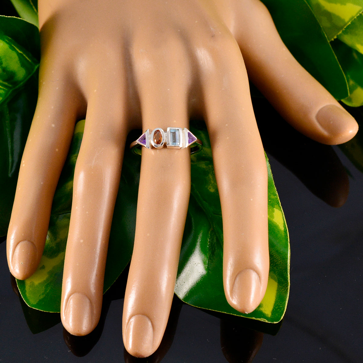 Yasmine Feminine multicolor quarter Ring