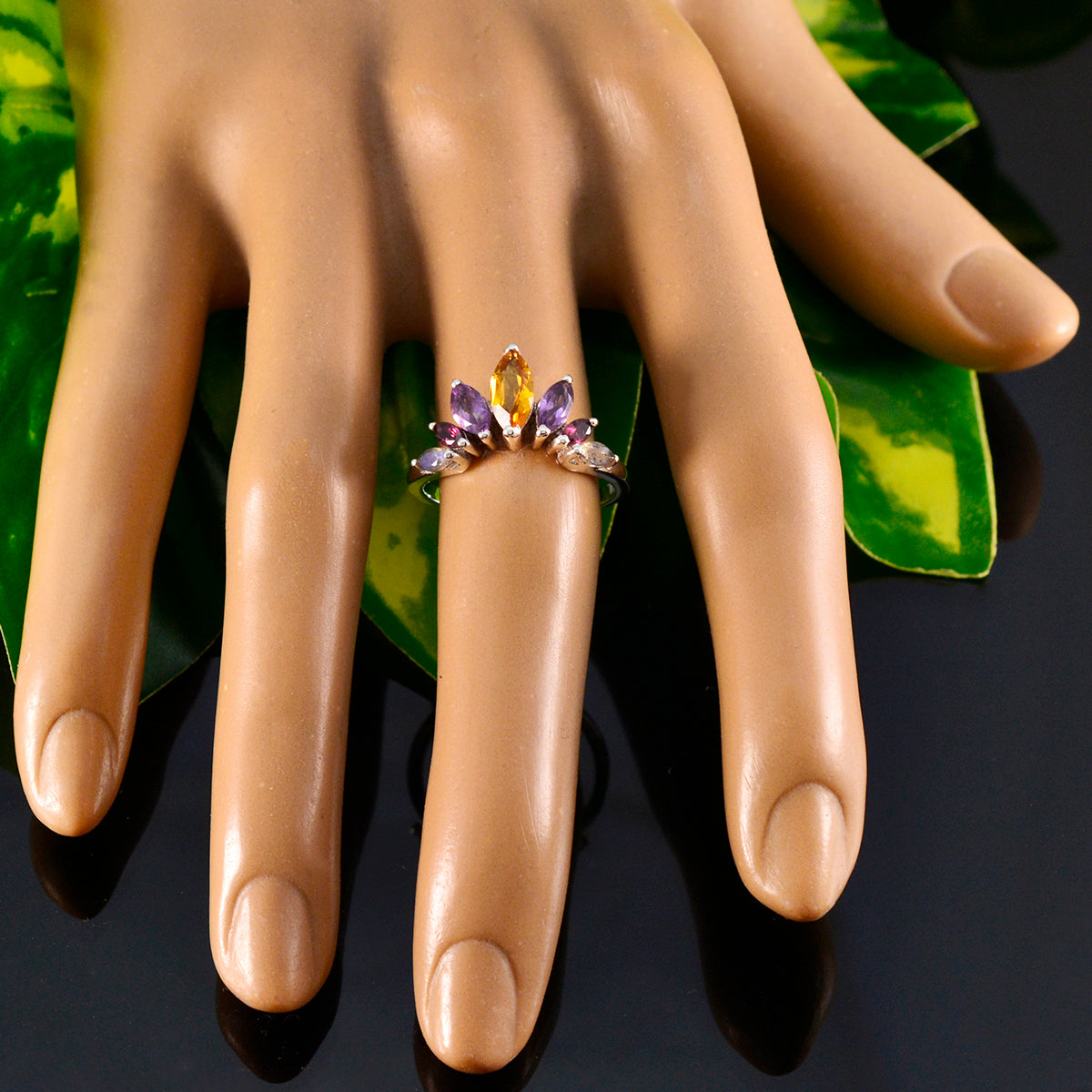 Li Lee crown multicolor Hepta Ring