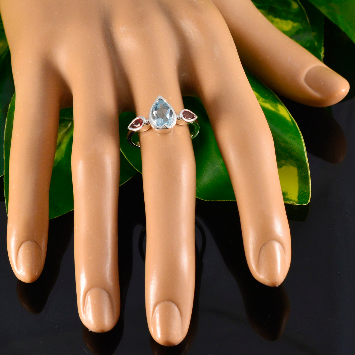 Soo-jin Trendy multicolor Trilogy Ring