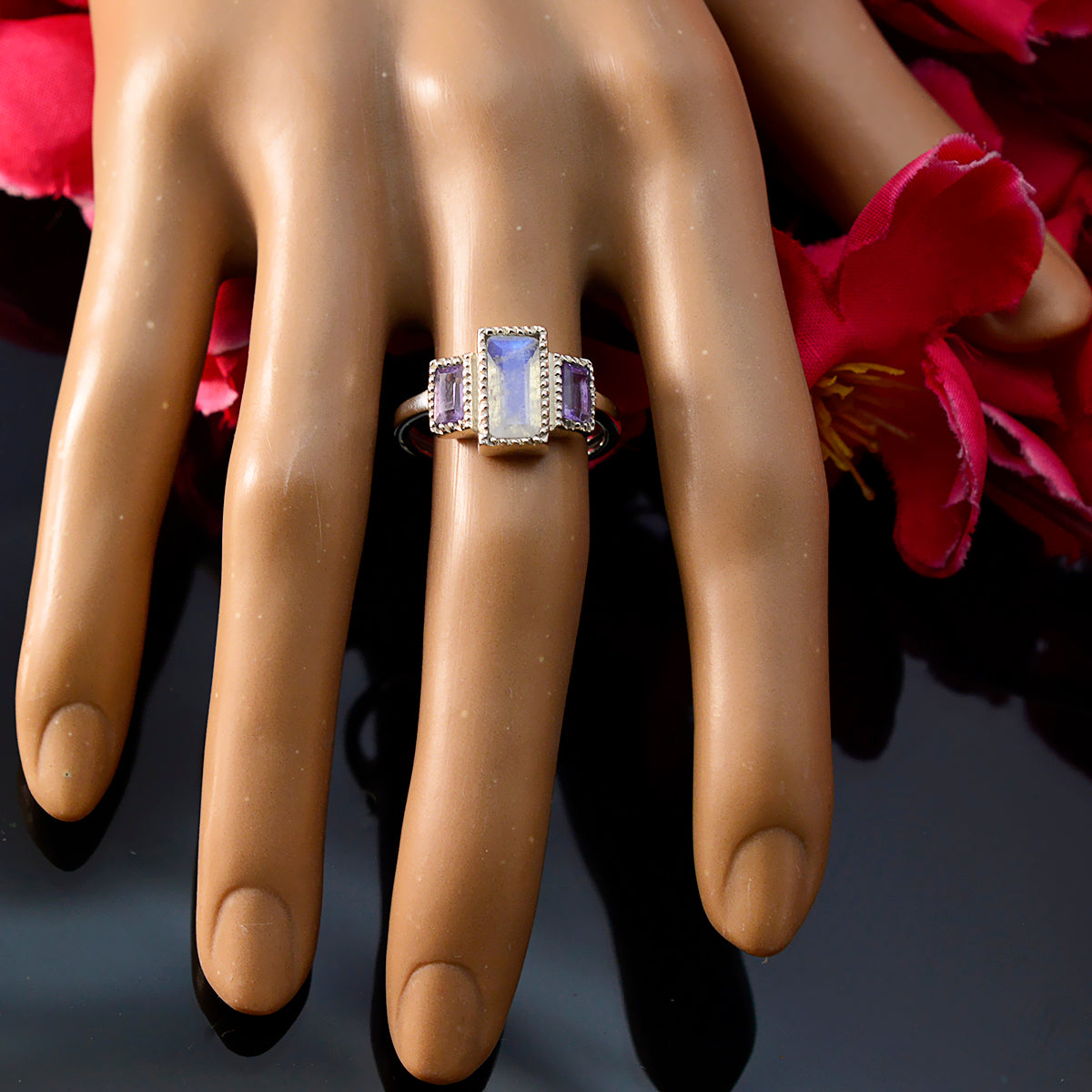 Natcha Sophisticated multicolor Trilogy Ring
