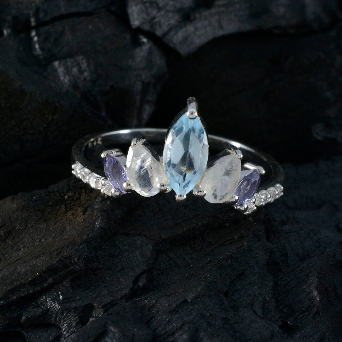 Dewi crown multicolor Penta Ring