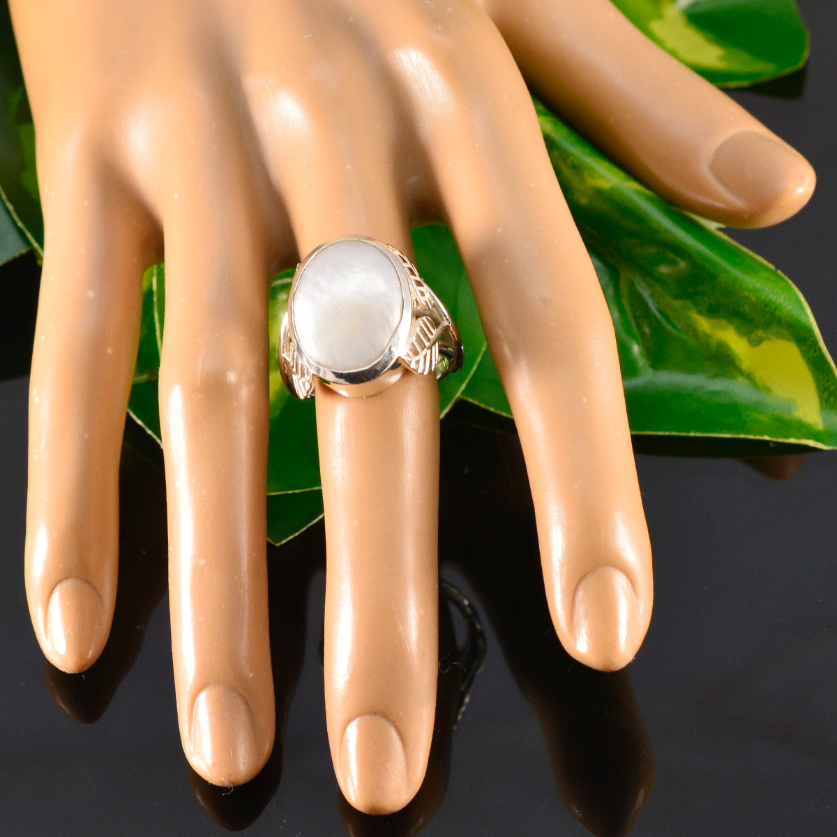 Maya Leafy White Solitaire Ring