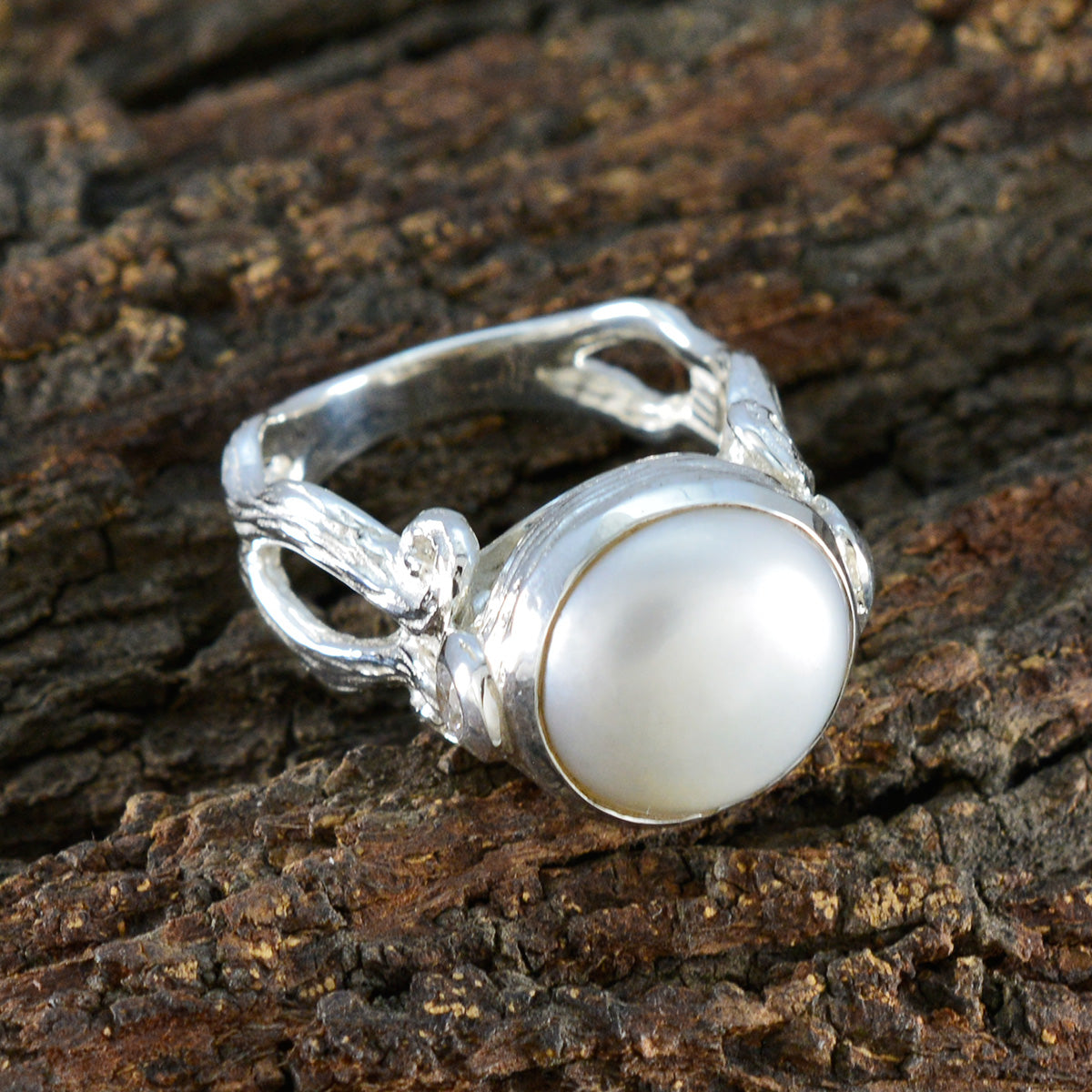 Cecilia Contemporary White Solitaire Ring