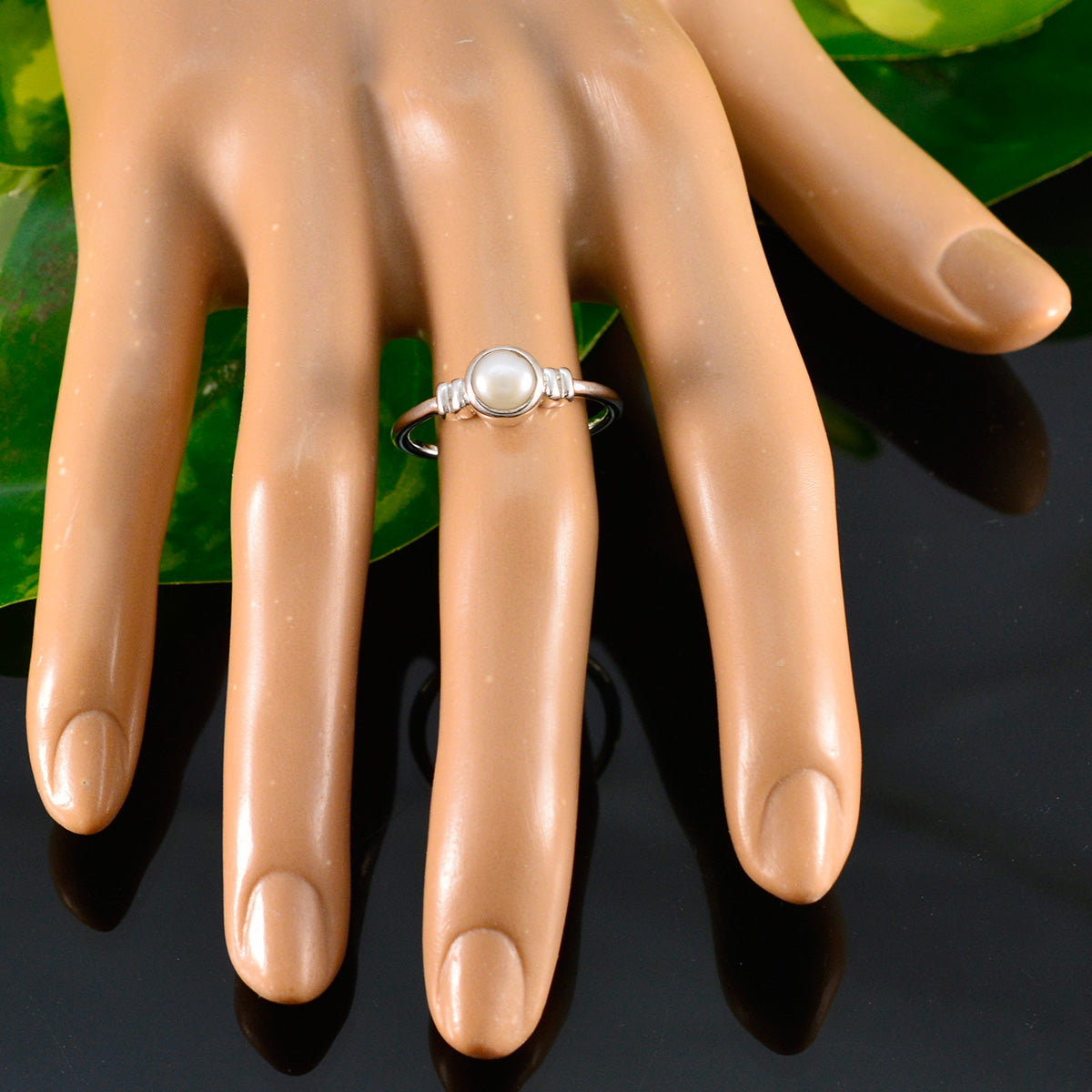 Yasmine Sophisticated White Solitaire Ring