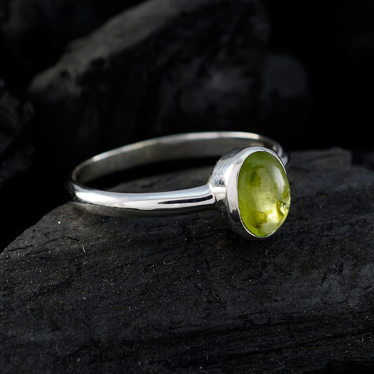 Charlotte Feminine Green Solitaire Ring
