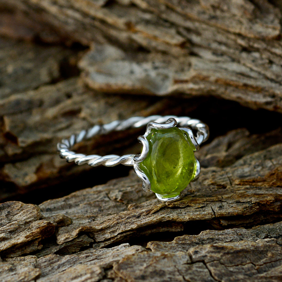 Aisha Twist Green Solitaire Ring