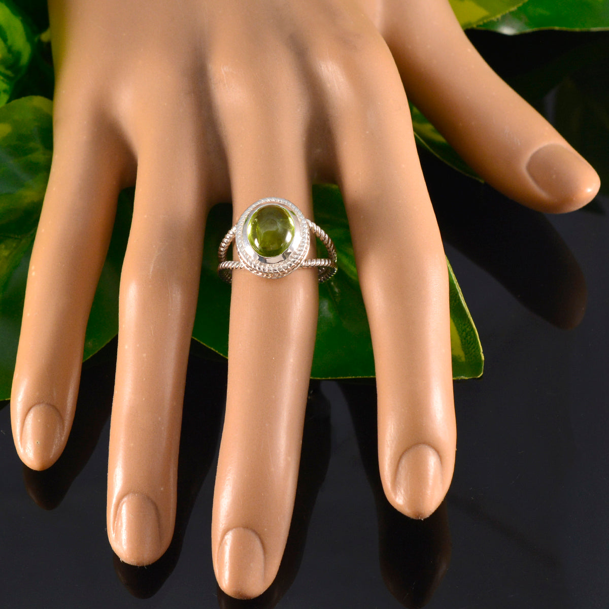 Joaquina Rope-Wire Green Solitaire Ring