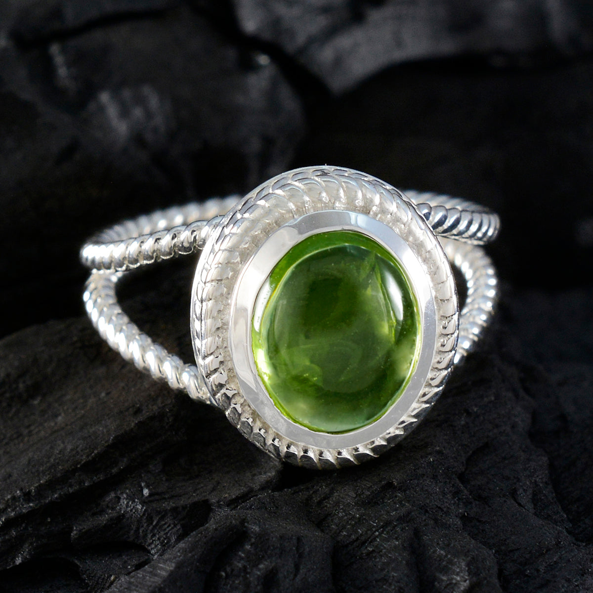 Joaquina Rope-Wire Green Solitaire Ring