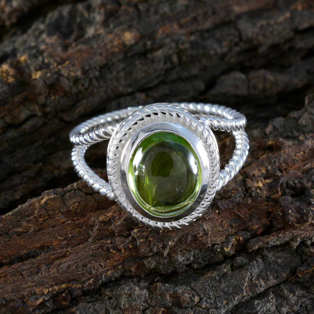 Joaquina Rope-Wire Green Solitaire Ring