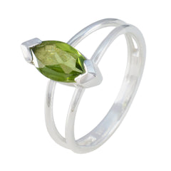 Zoe Trendy Green Solitaire Ring
