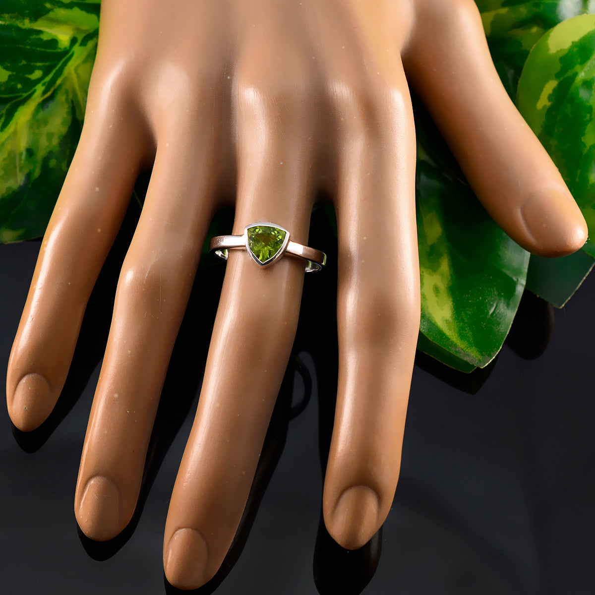 Saanvi Traditional Green Solitaire Ring
