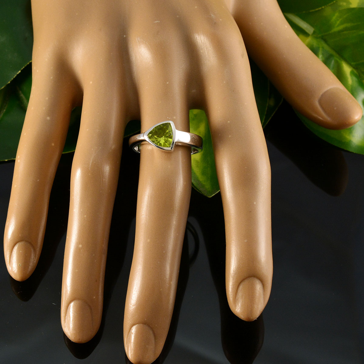 Rosa Geometric Green Solitaire Ring