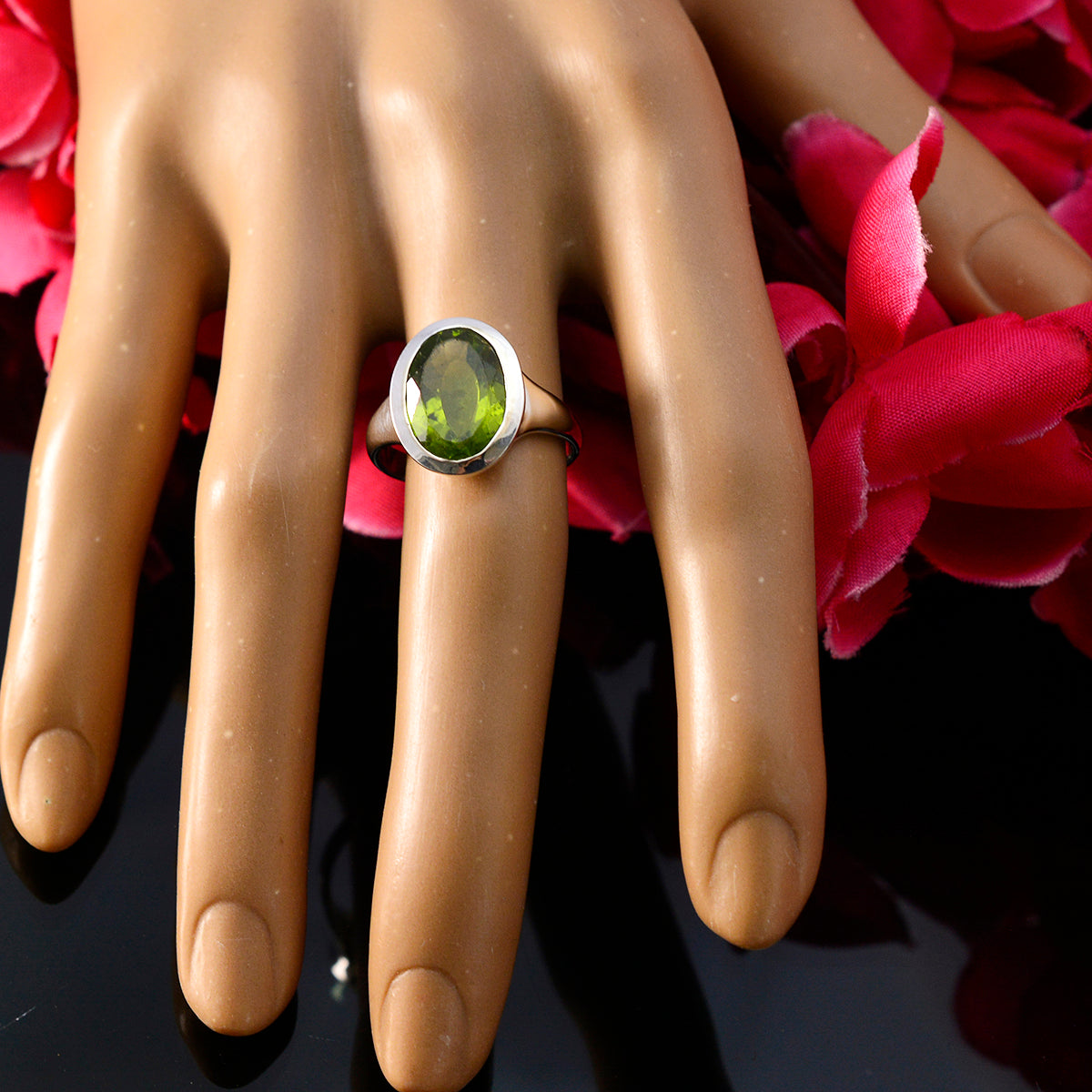 Lea Abstract Green Solitaire Ring