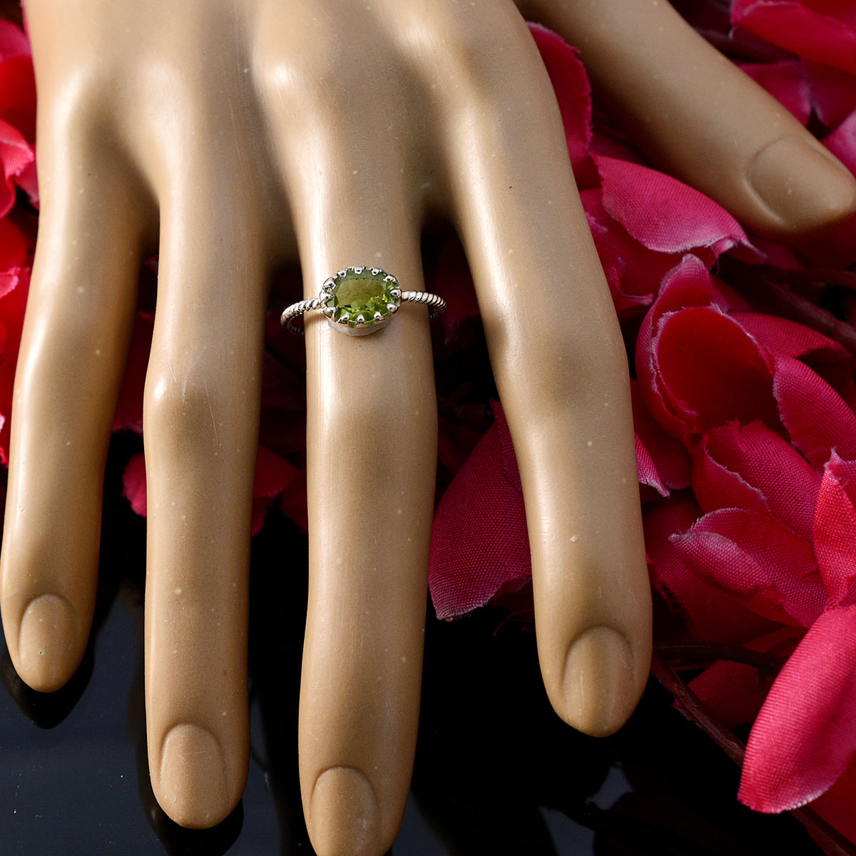 Hina Twist Green Solitaire Ring