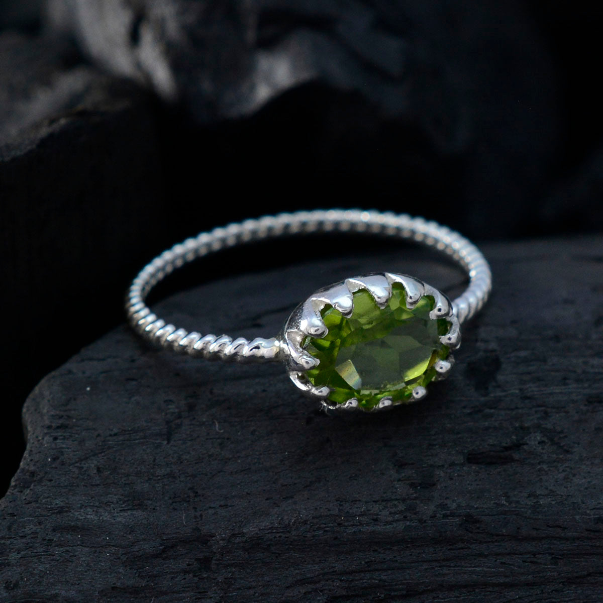 Hina Twist Green Solitaire Ring