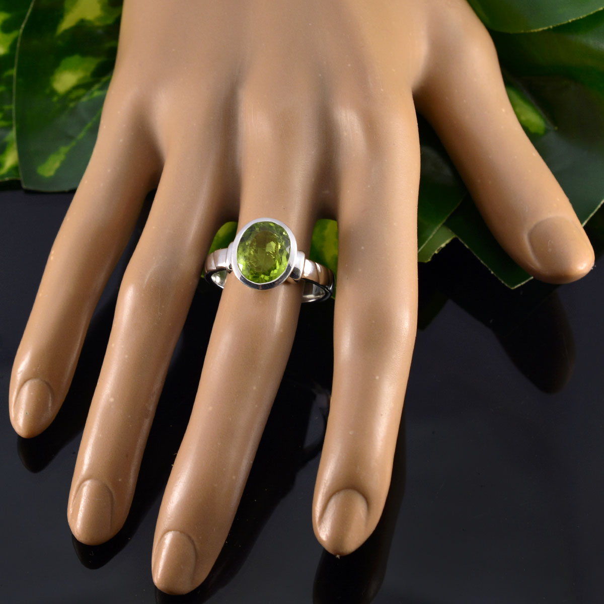 Alice Fairytale Green Solitaire Ring