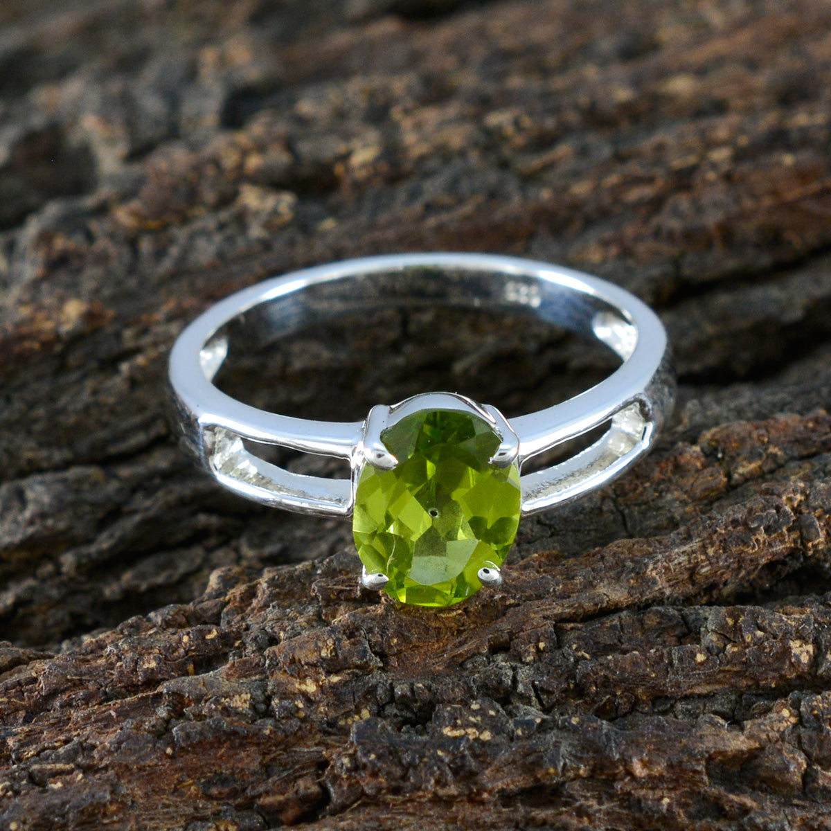 Audrey Trendy Green Solitaire Ring