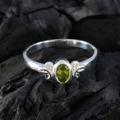 Ji-eun Contemporary Green Solitaire Ring