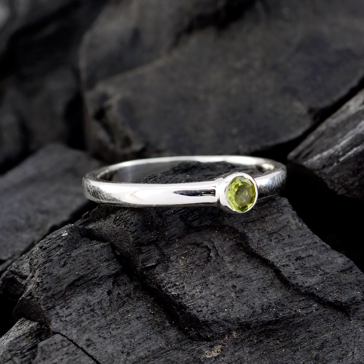 Yuki Sophisticated Green Solitaire Ring