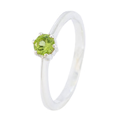 Soo-jin Luxurious Green Solitaire Ring