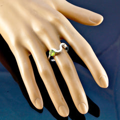 Putri Feminine Green Solitaire Ring