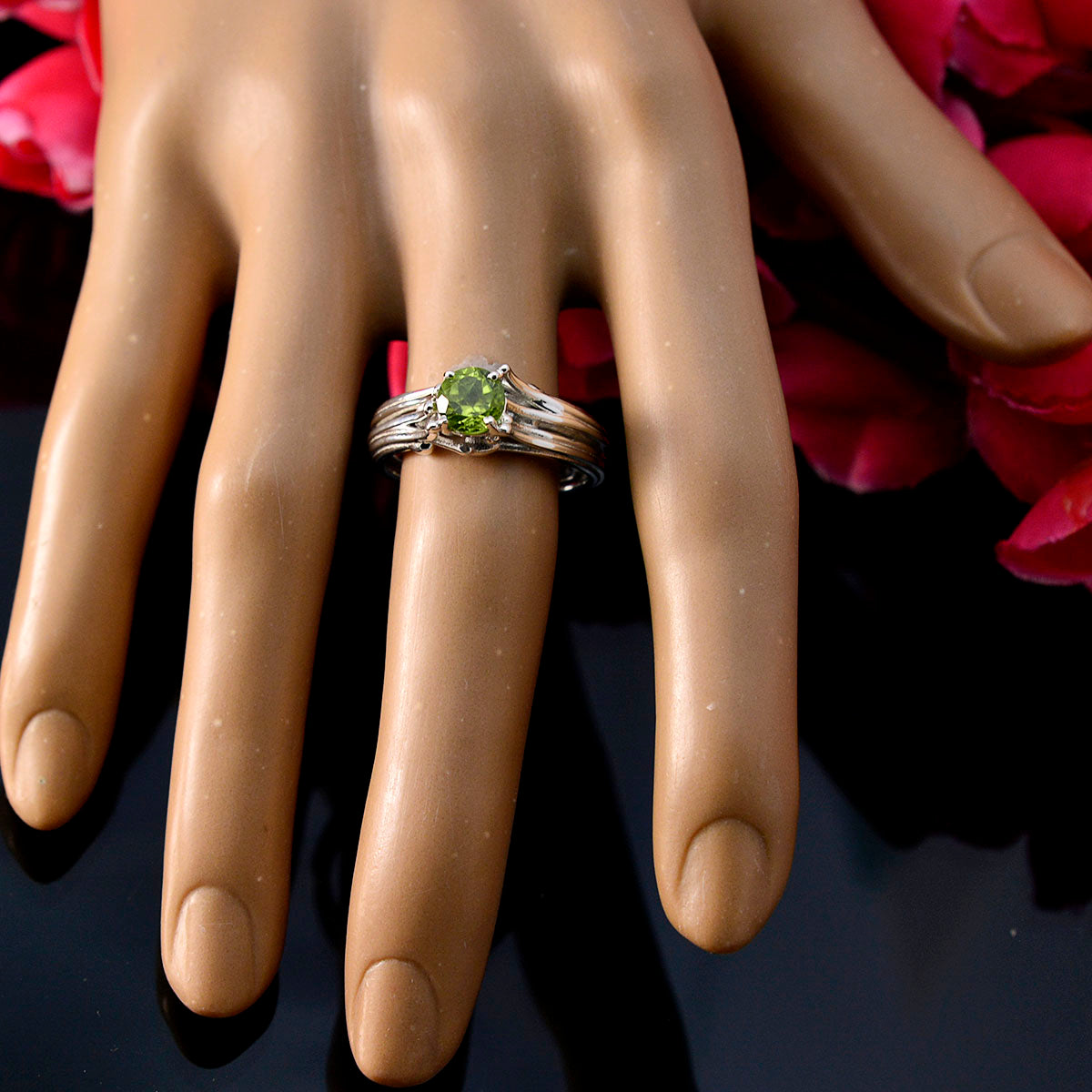 Ivana Sophisticated Green Solitaire Ring