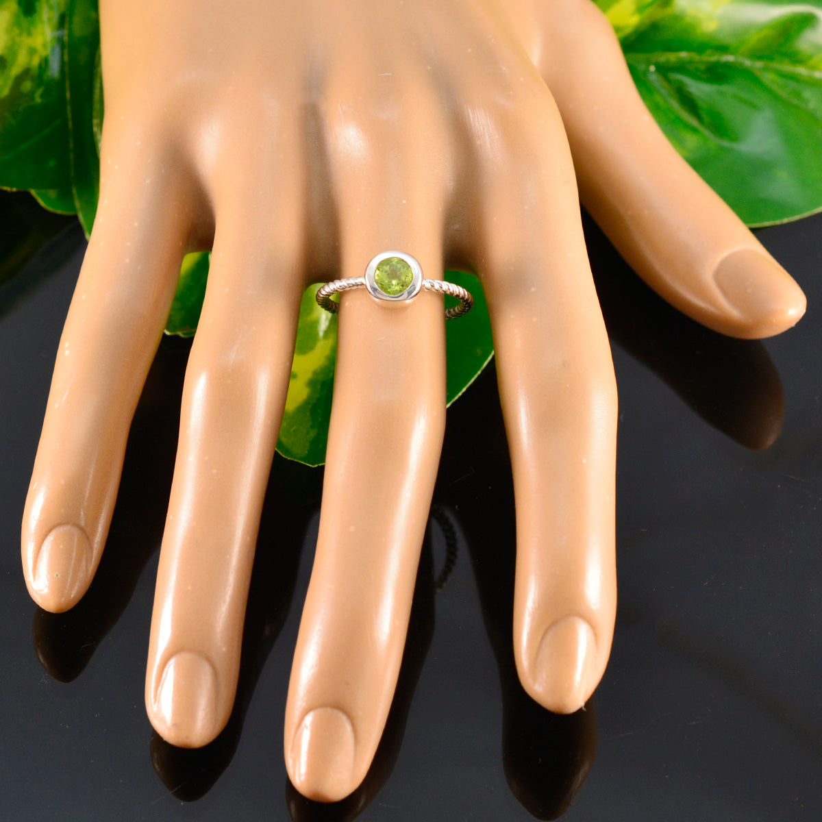 Aaliyah Sophisticated Green Solitaire Ring