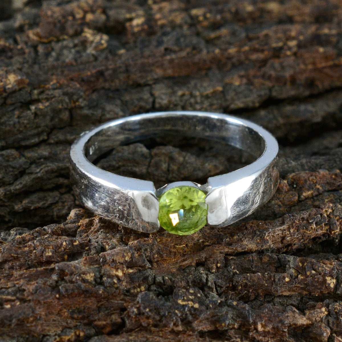 Maria Abstract Green Solitaire Ring