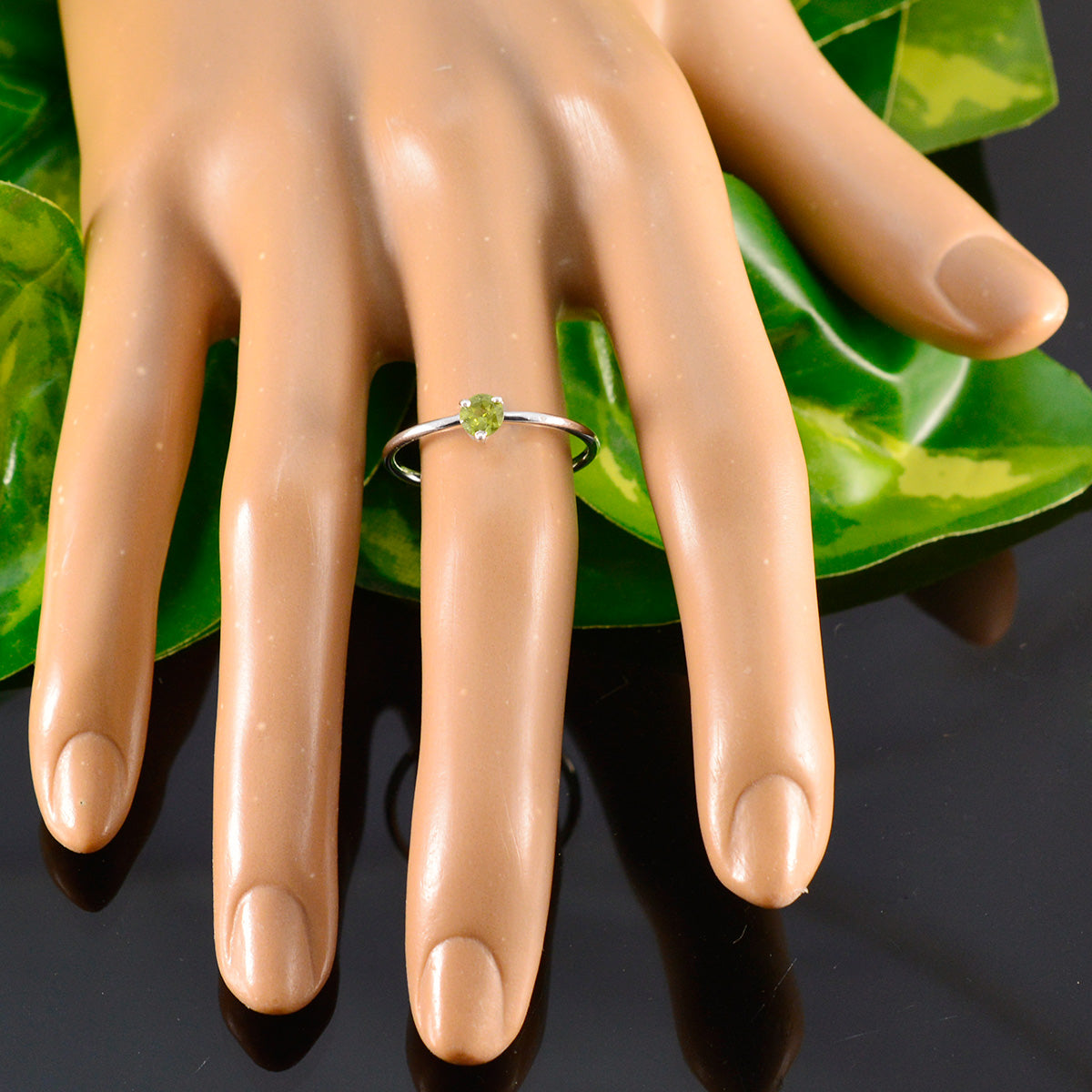 Ayaka Modern Green Solitaire Ring