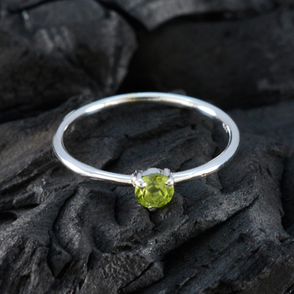 Ayaka Modern Green Solitaire Ring