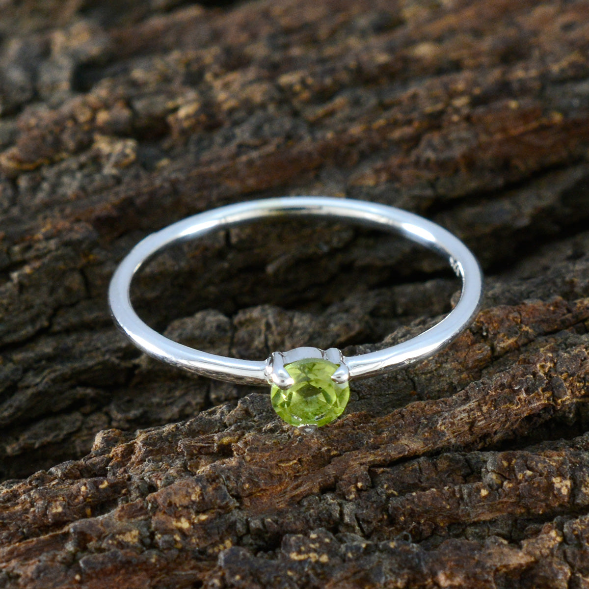 Ayaka Modern Green Solitaire Ring