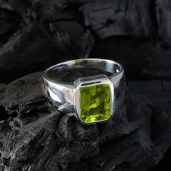 Daniela Trendy Green Solitaire Ring