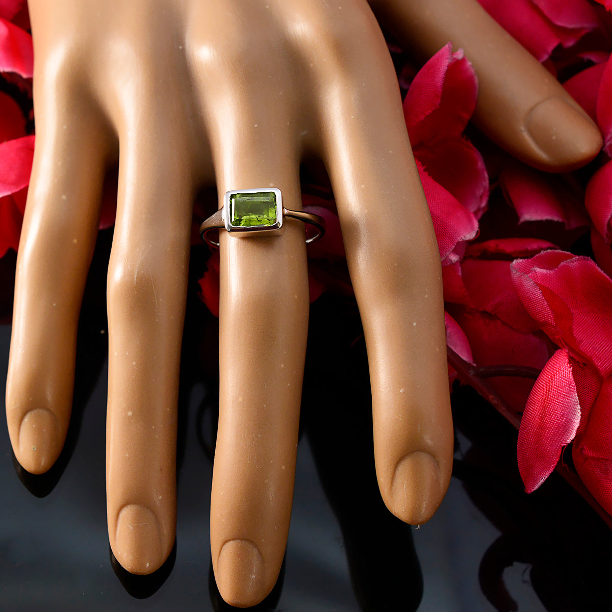 Ivy Fairytale Green Solitaire Ring