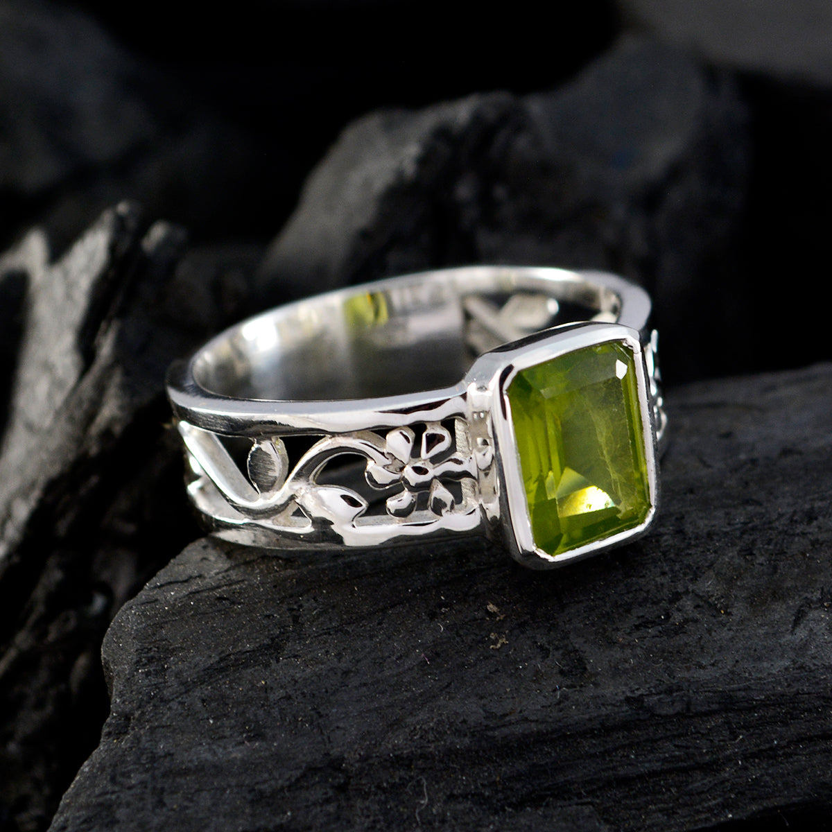 Emma Art Deco Green Solitaire Band