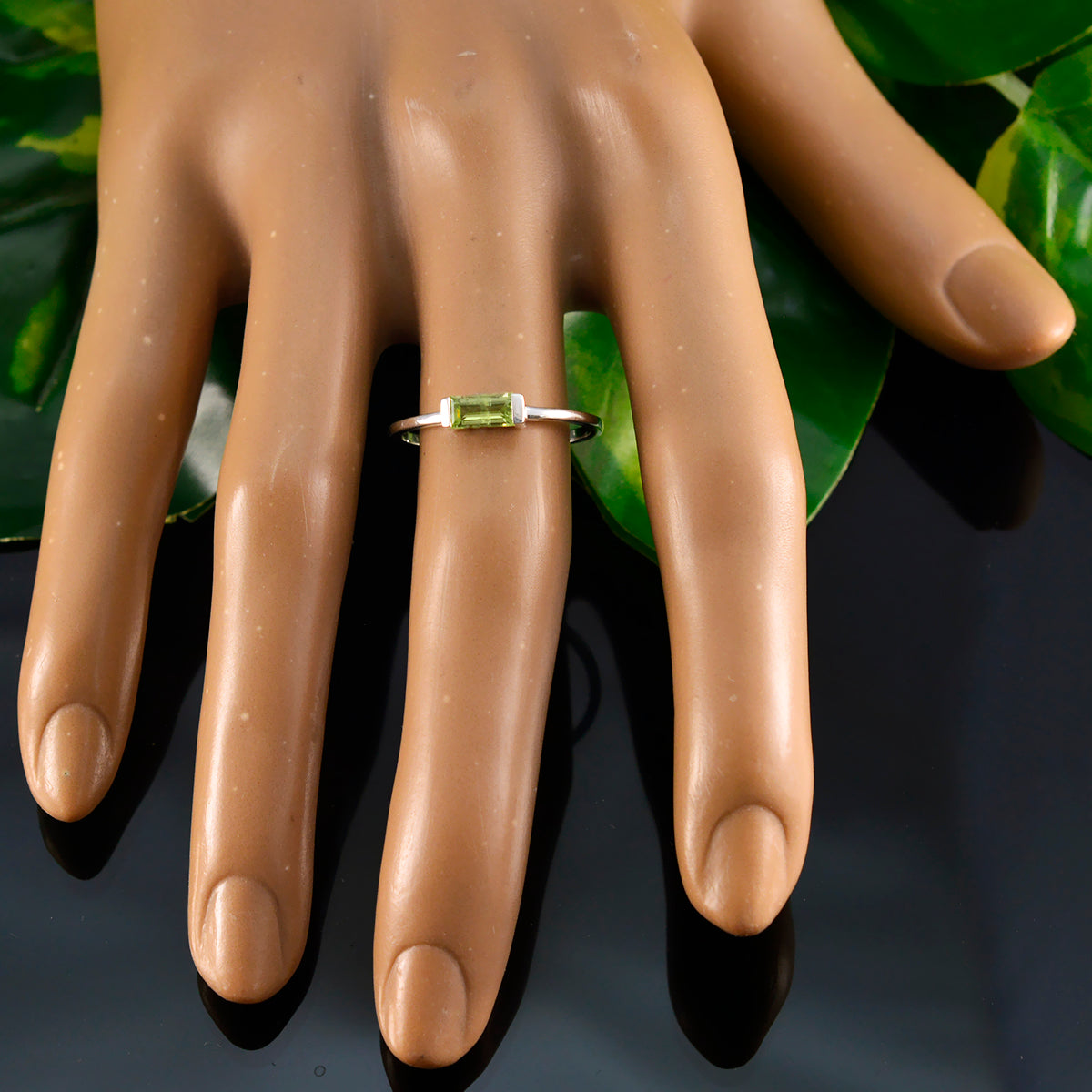 Ling Graceful Green Solitaire Ring