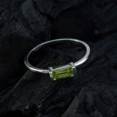 Ling Graceful Green Solitaire Ring